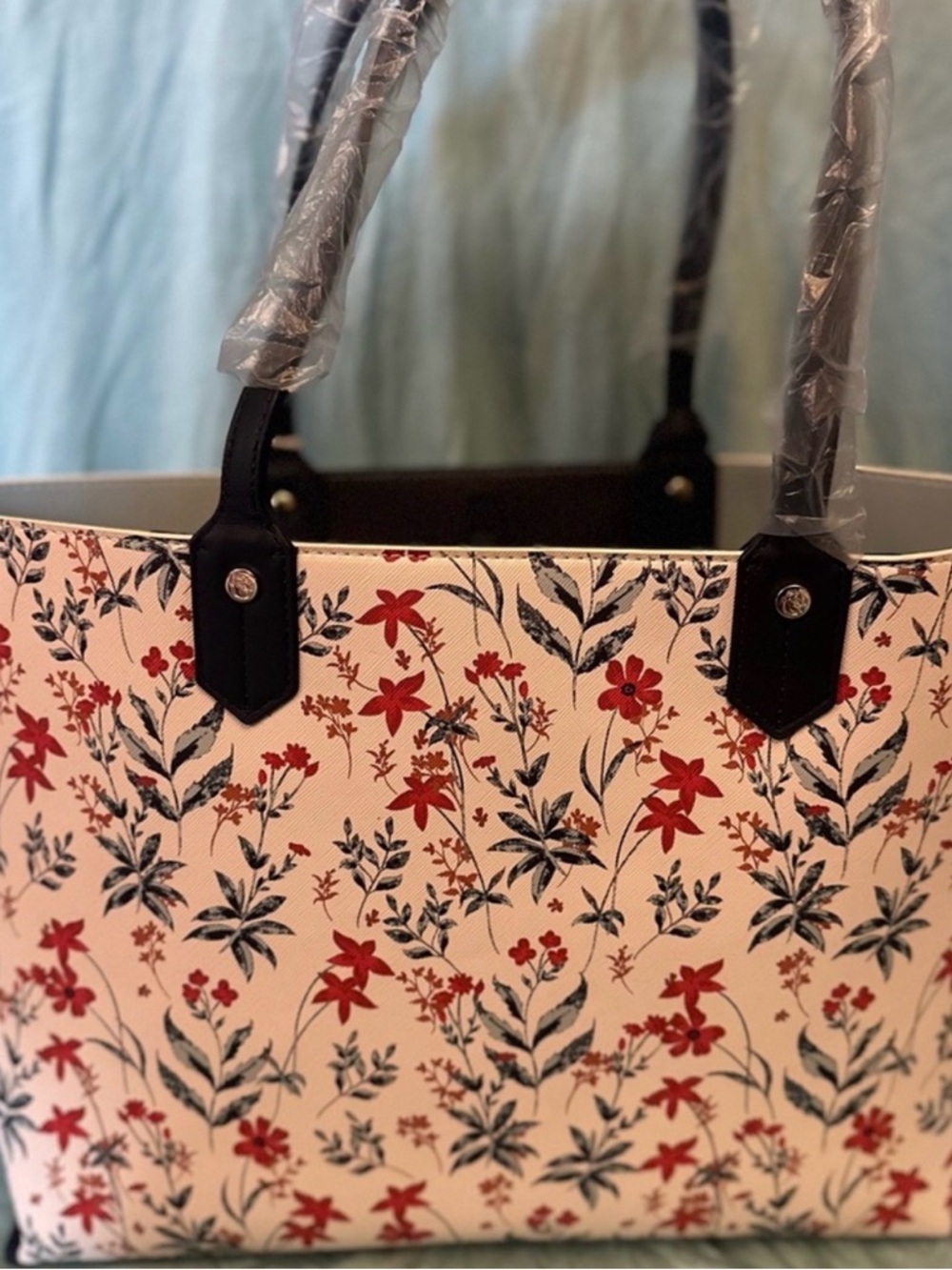 Spartina 449 Cream Floral Tote with Red and Navy Accents - Picture 2 of 4